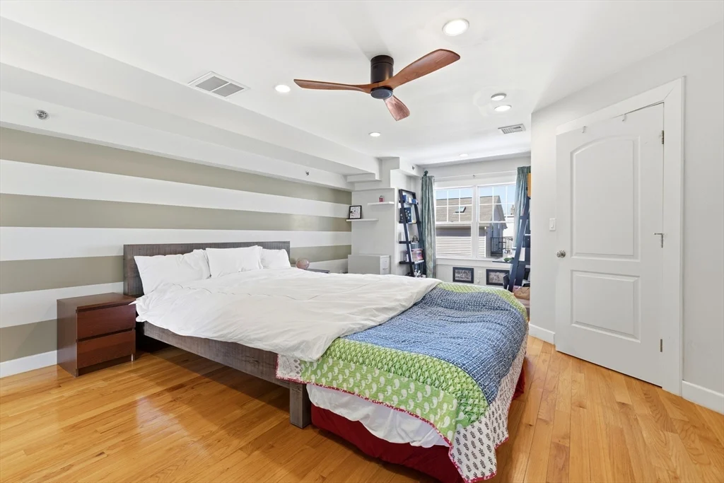 35 Middle St. # 4, Boston MA 02127 - Photo 10