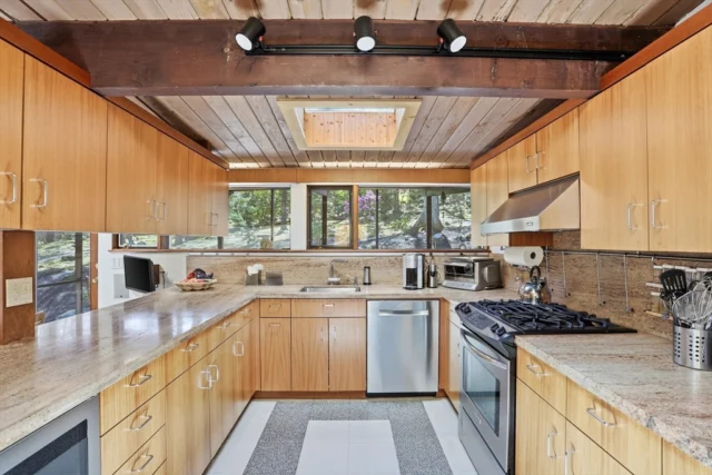 32 Baskin Road, Lexington MA 02421 - Preview 11