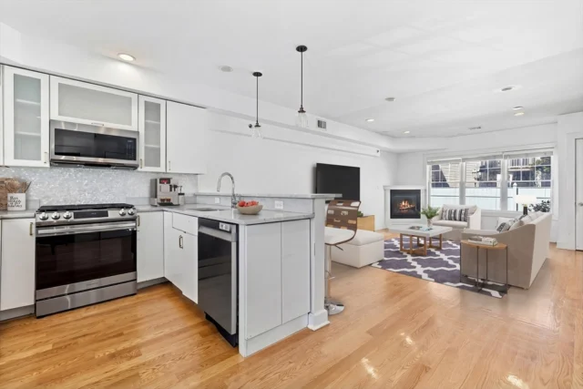 35 Middle St. # 4, Boston MA 02127 - Preview 1