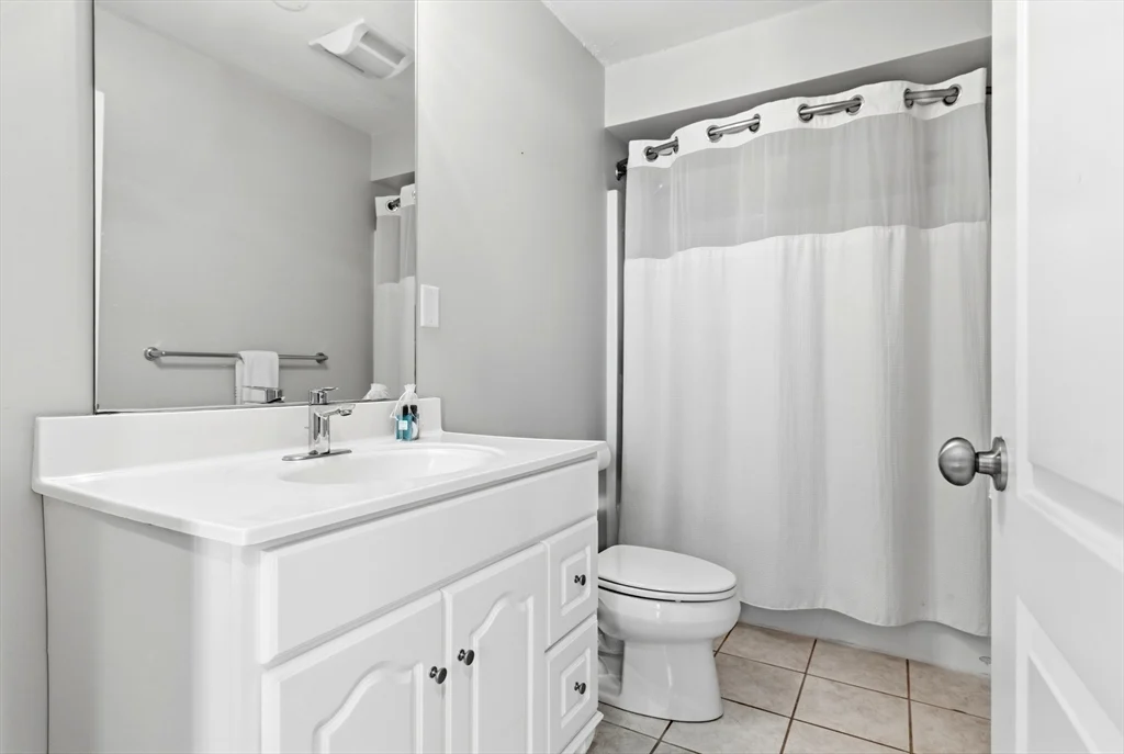 35 Middle St. # 4, Boston MA 02127 - Photo 8