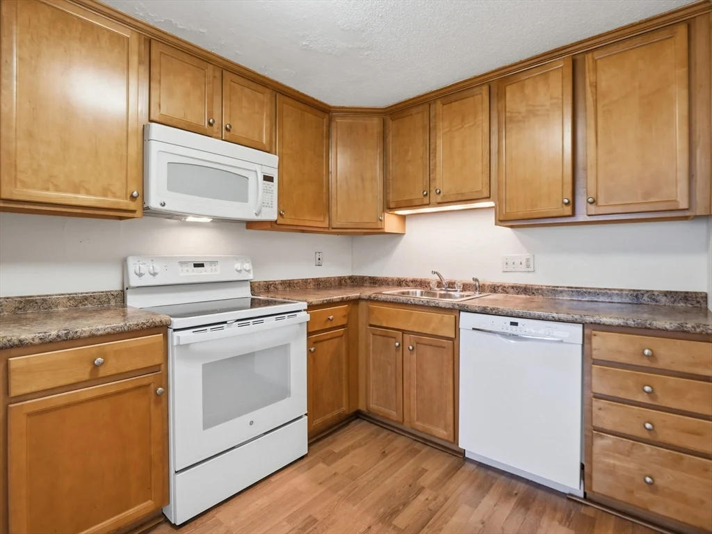 12 Candlewood Ln # 1, Dennis MA 02639 - Photo 11