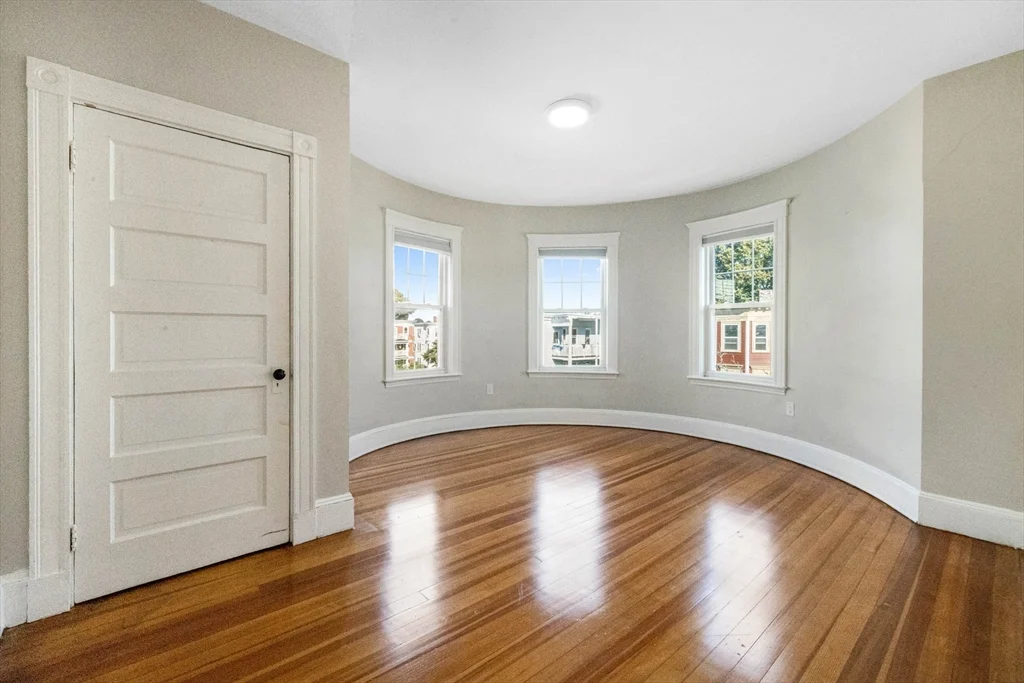 24 Howes St # 3, Boston MA 02125 - Photo 3