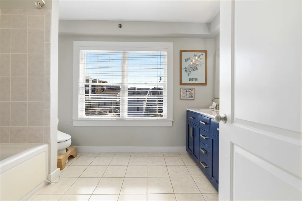 35 Middle St. # 4, Boston MA 02127 - Photo 12