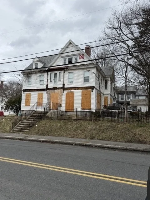 337 Beacon St, Lowell MA 01850 - Preview 1