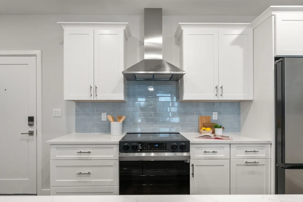 267 Old Colony # 510, Boston MA 02127 - Photo 4