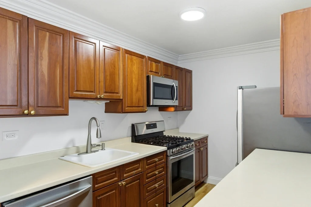 6 Whittier Place # 17D, Boston MA 02114 - Photo 11