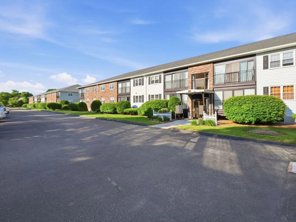 12 Candlewood Ln # 1, Dennis MA 02639 - Photo 2