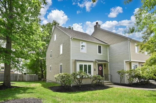 1601 Lewis O Gray Dr # 1601, Saugus MA 01906 - Preview 1