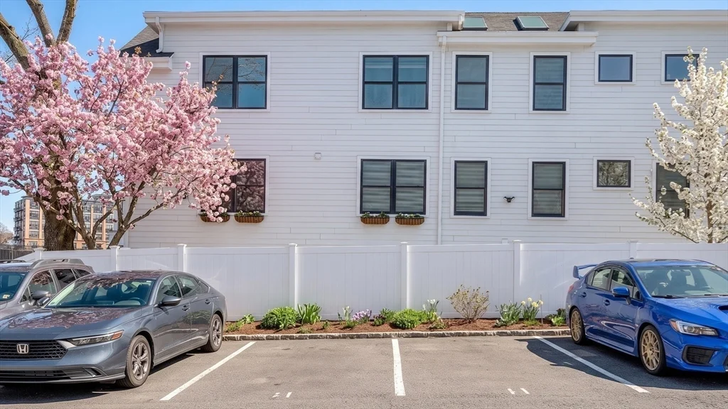 121 E Cottage St # 4, Boston MA 02125 - Photo 3