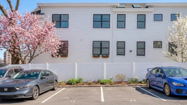 121 E Cottage St # 4, Boston MA 02125 - Preview 3