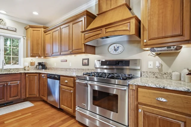 33 Park Terrace, Dracut MA 01826 - Preview 13