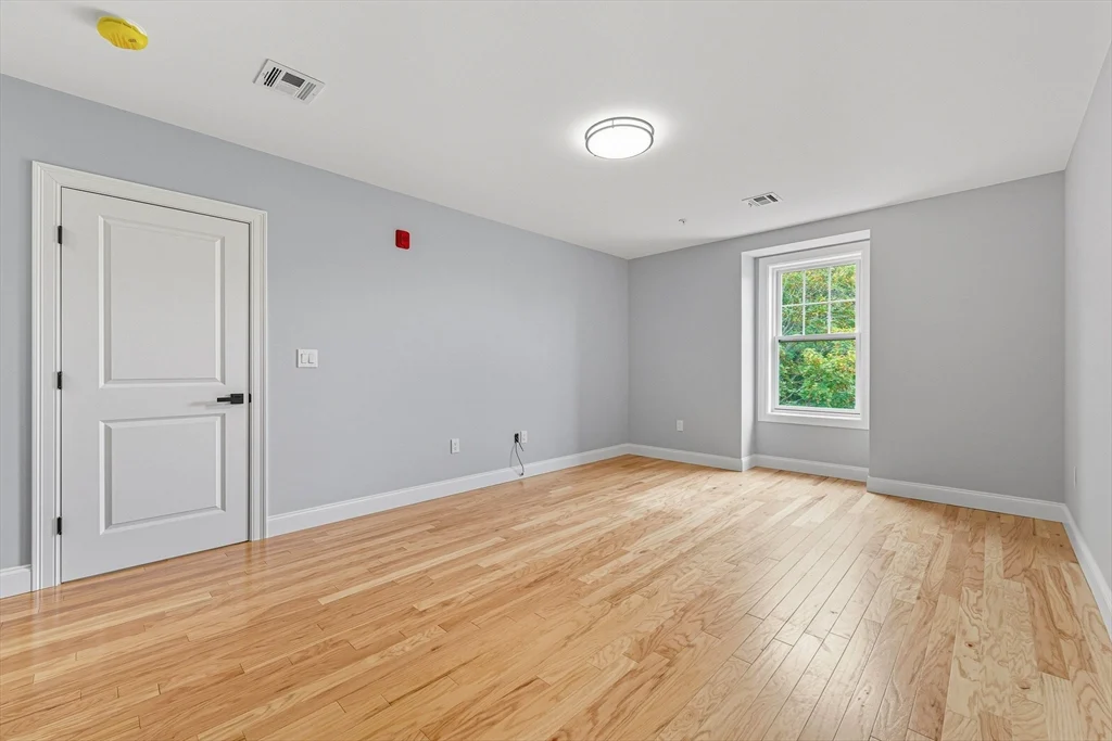 585 Washington St, Quincy MA 02169 - Photo 8