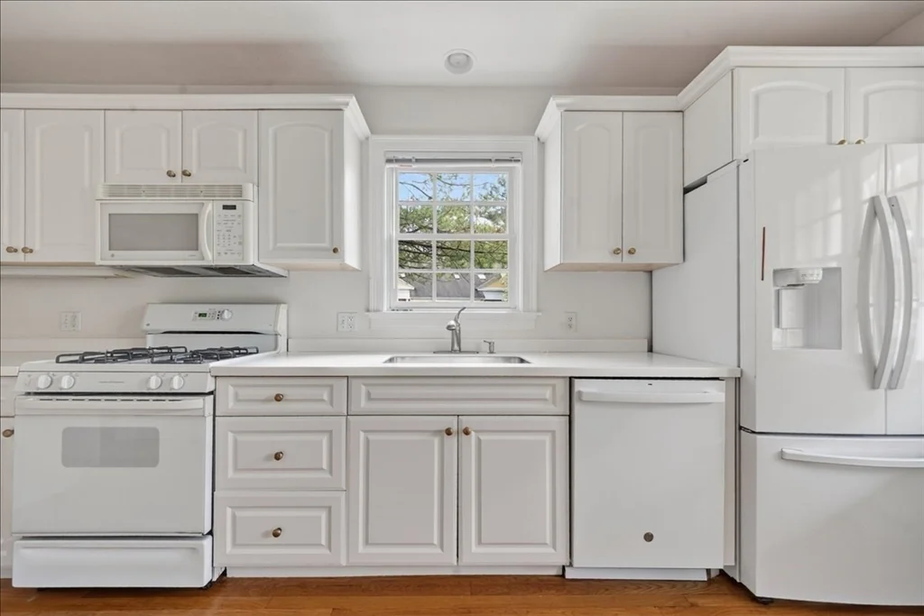 14 Whiting Lane # 14, Hingham MA 02043 - Photo 19