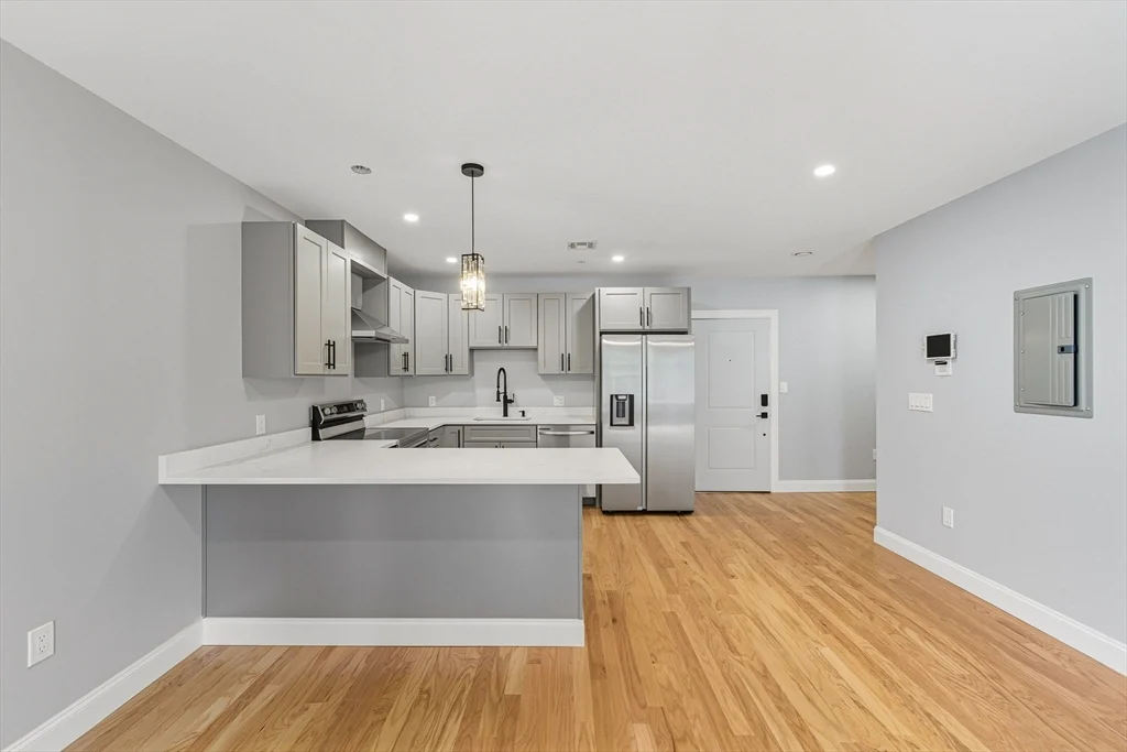 585 Washington St, Quincy MA 02169 - Photo 3