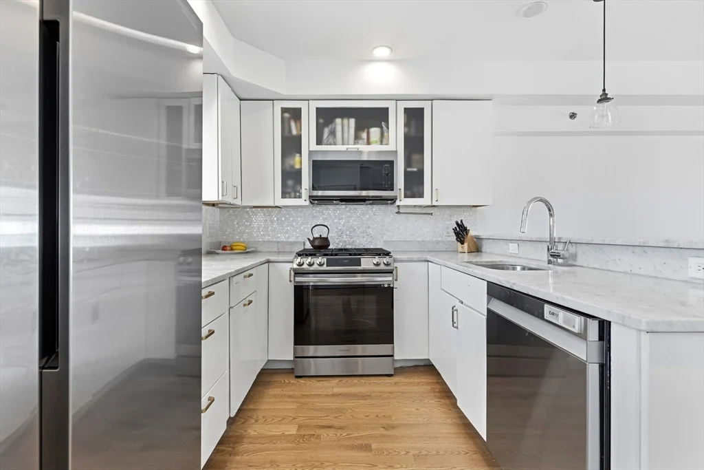 35 Middle St. # 4, Boston MA 02127 - Photo 3