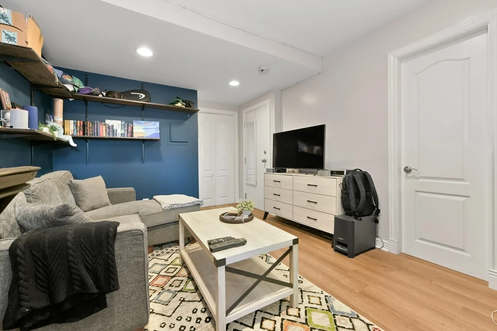 164 F St # 4, Boston MA 02127 - Photo 4