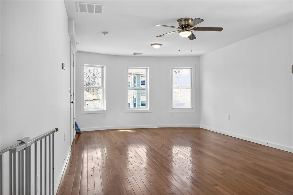 247 Pilgrim Ave # 3, Worcester MA 01604 - Photo 2
