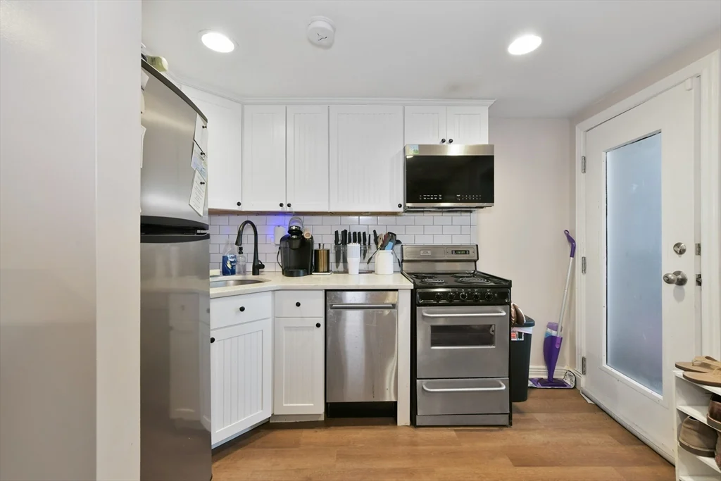 164 F St # 4, Boston MA 02127 - Photo 7