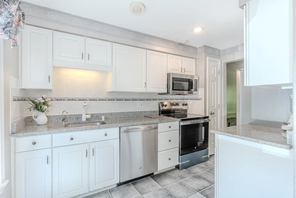 4105 Woodbridge Road # 4105, Peabody MA 01960 - Photo 4