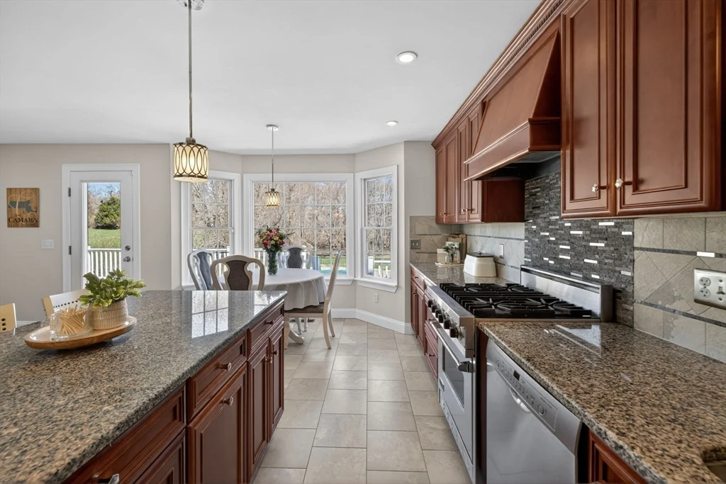 259 Lynch Ave, Somerset MA 02726 - Photo 6