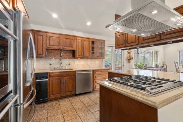 16 Wadsworth Ln, Dartmouth MA 02748 - Preview 8