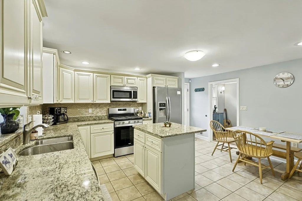 58 Wedgewood Dr, Holliston MA 01746 - Photo 20