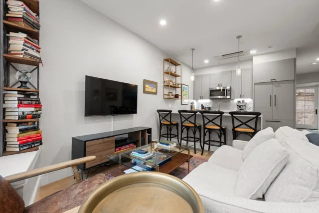 471 Hanover St # 2, Boston MA 02113 - Preview 1