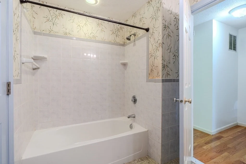4105 Woodbridge Road # 4105, Peabody MA 01960 - Photo 16