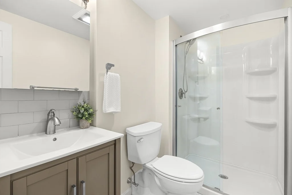 666 Main Street # 315, Winchester MA 01890 - Photo 24