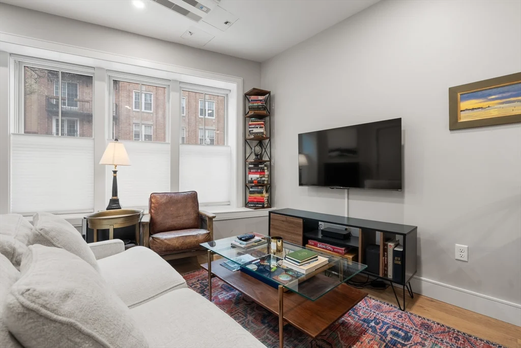 471 Hanover St # 2, Boston MA 02113 - Photo 3