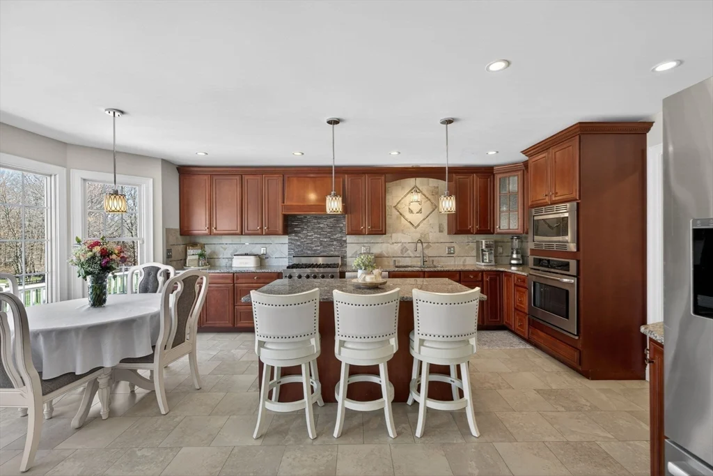 259 Lynch Ave, Somerset MA 02726 - Photo 4