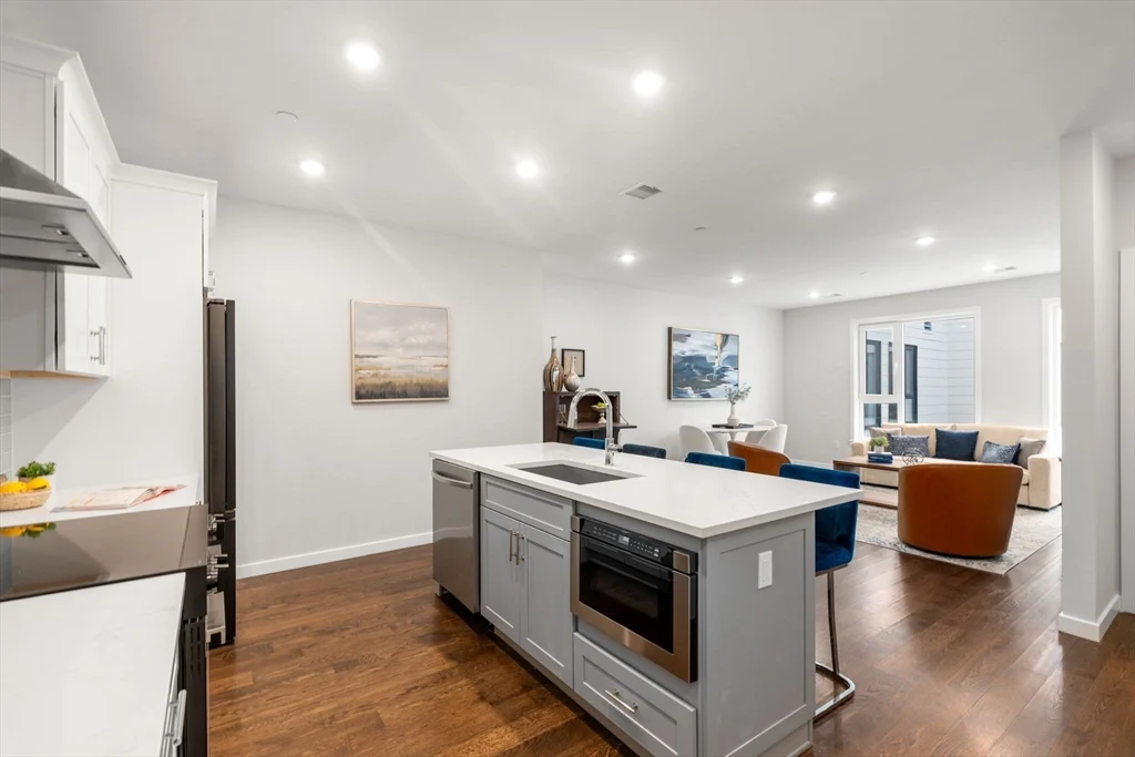 267 Old Colony # 510, Boston MA 02127 - Photo 6
