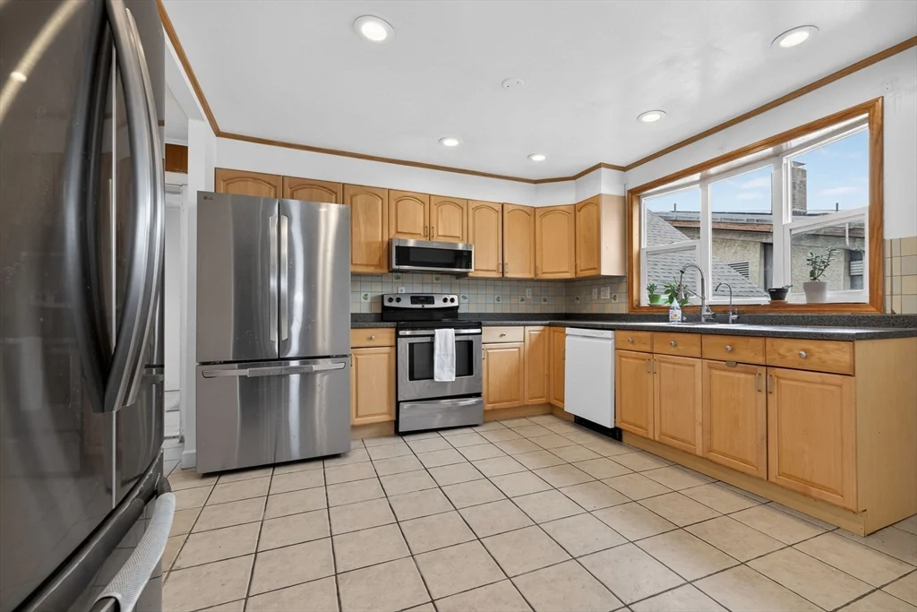 3 Hawthorne Street, Malden MA 02148 - Photo 5