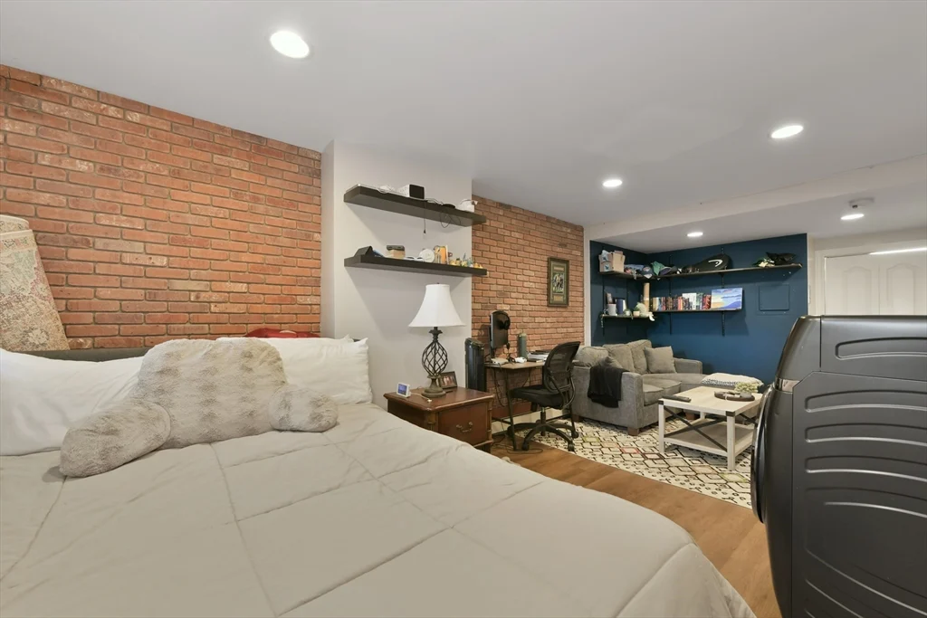 164 F St # 4, Boston MA 02127 - Photo 6
