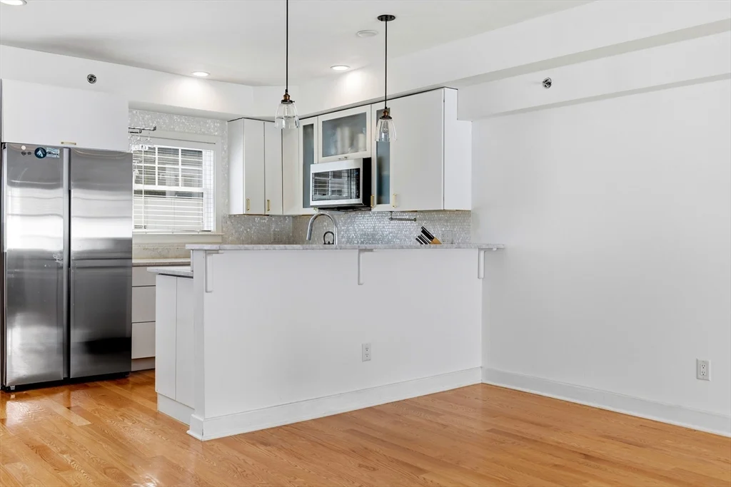 35 Middle St. # 4, Boston MA 02127 - Photo 4