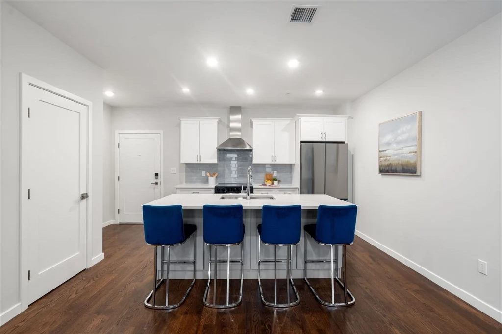 267 Old Colony # 510, Boston MA 02127 - Photo 5