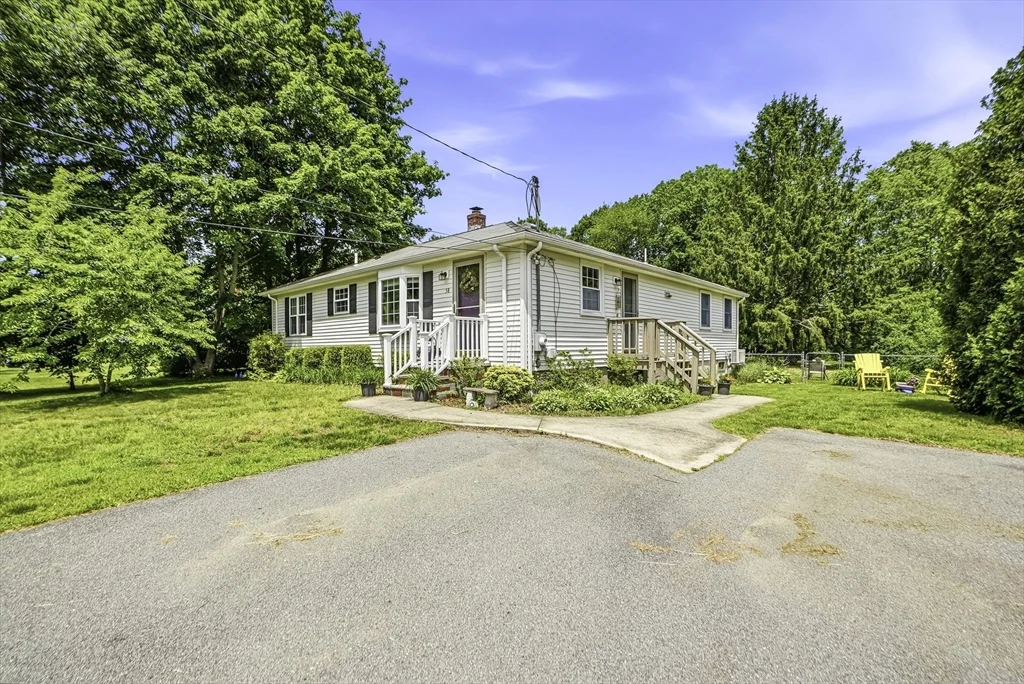58 Wedgewood Dr, Holliston MA 01746 - Photo 2