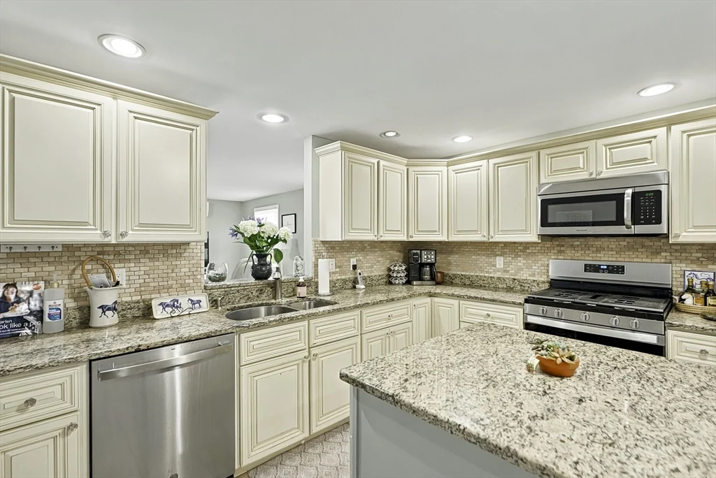 58 Wedgewood Dr, Holliston MA 01746 - Photo 25