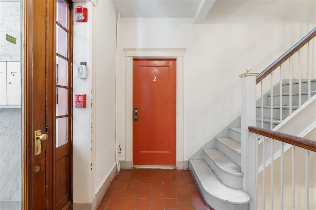 42 Linnaean Street # 2, Cambridge MA 02138 - Photo 3