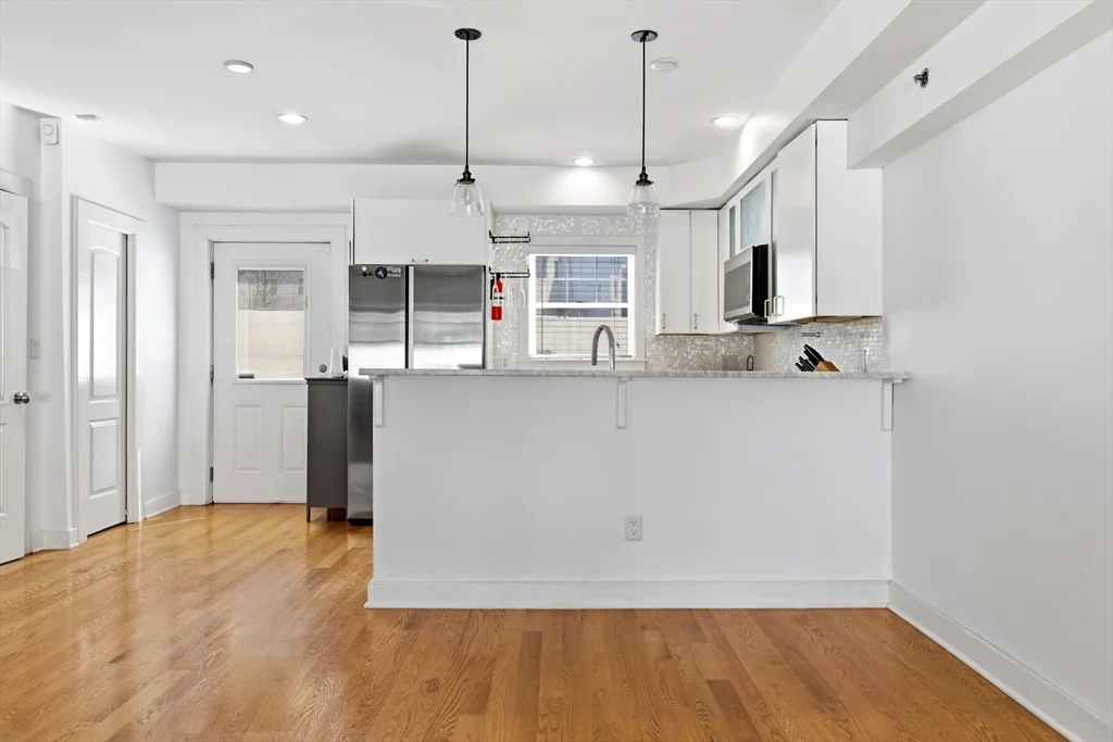 35 Middle St. # 4, Boston MA 02127 - Photo 5